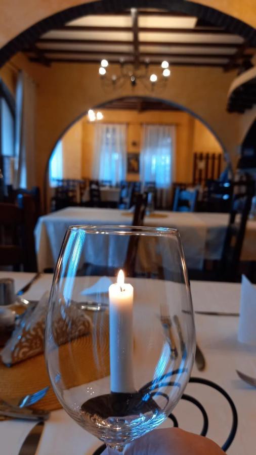 Buşteni Restaurant Casa Miorita酒店 外观 照片